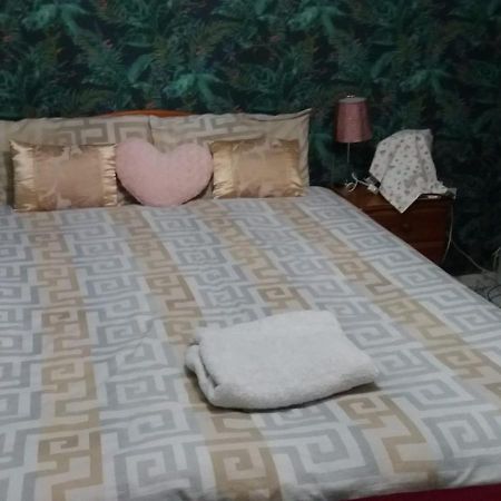 Spacious Double Room Located Within Walking Distance To Seaside And Town Дувр Екстер'єр фото